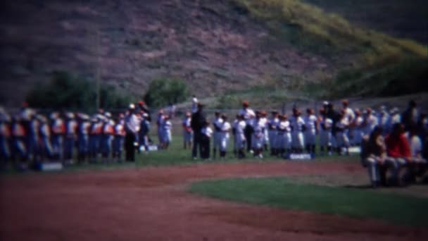 Equipo de béisbol en la ceremonia de premios torneo — Vídeos de Stock