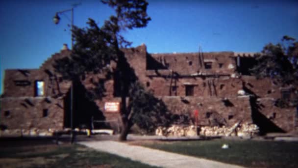 Edifício pueblo de estilo indiano nativo americano — Vídeo de Stock