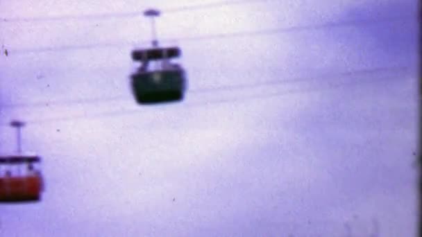 Капсулы воздушного трамвая — стоковое видео