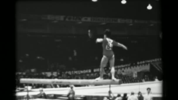 Taki Shibuya o 16 mistrovství světa sportovní gymnastika — Stock video