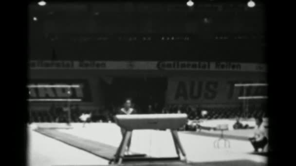 Keiko Tanaka-Ikeda na 16 mistrovství světa sportovní gymnastika — Stock video