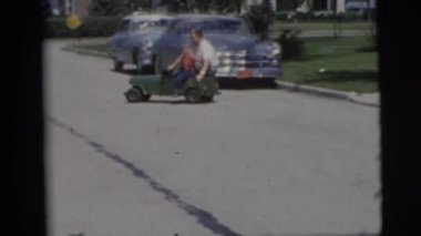 Baba ve oğul sürücü küçük arabası