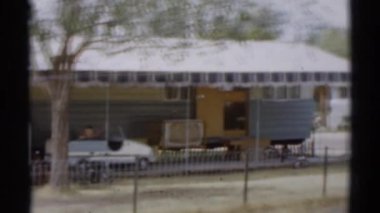 çok araba ile aile piknik alanı 