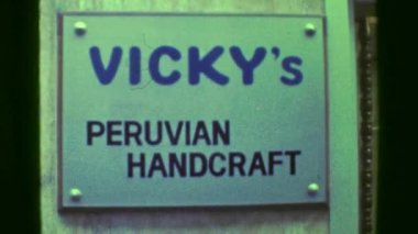 Vicky'nin Perulu Elişi işareti mağaza