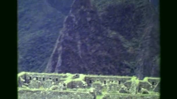 Ruïnes van Machu Picchu inheemse Inca bouwen — Stockvideo