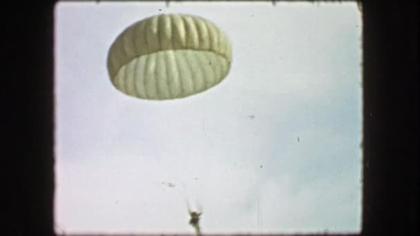 Parachute soldier on ground at training exercise — Αρχείο Βίντεο