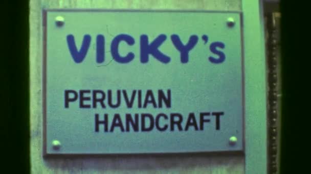 Magazinul de semne Peruvian Handcraft al lui Vicky — Videoclip de stoc