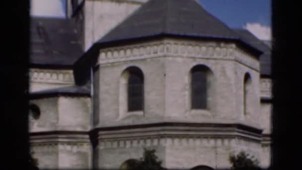 Einzigartige Kirche im gotischen Stil — Stockvideo