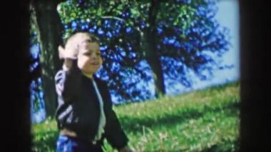 Çocuk sinyal sıkıntı kurtarma yardım