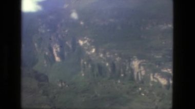 bulutlar ve su ile bir havadan görünümü