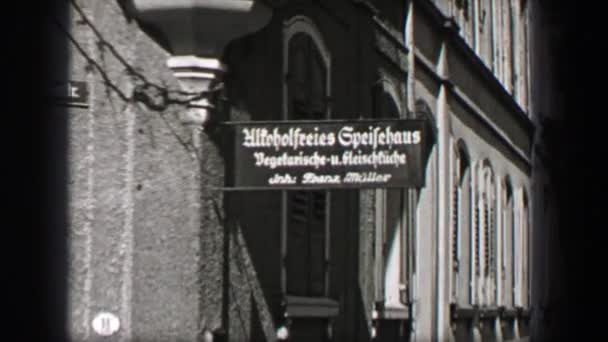 Hitoholfreies Gpeifehaus building sign — Stock video