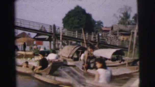 Bir Pazar'lik tekne — Stok video