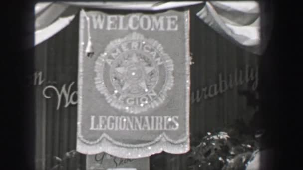 Street banner with veterans of Expeditionary Forces — Stock Video