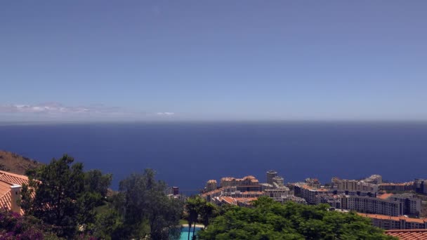 Od Luksusowy Apartament z widokiem na ocean na słoneczne popołudnie — Wideo stockowe