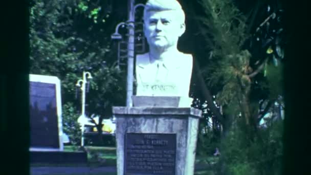 John F. Kennedy head bust stone statue — Stock video