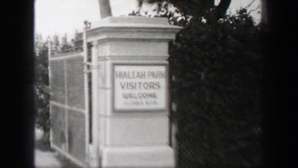 Hialeah Park Visitors Welcome sign — Stock video