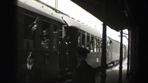 Demiryolu yolcu ile çıkıyorum — Stok video