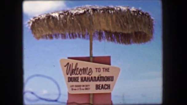 Duke Kahanamoku Plajı'na hoş geldiniz — Stok video