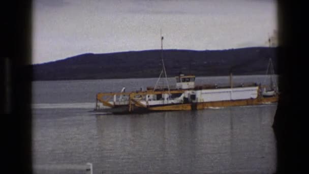 Ein schiff wird in irland gesehen — Stockvideo