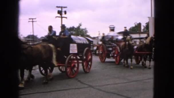 Parada straży pożarnej w mieście Barrington — Wideo stockowe