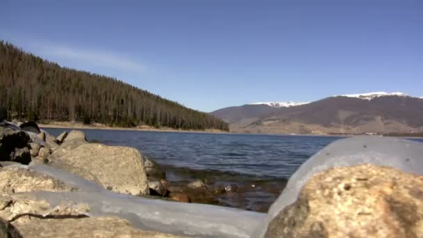 Montanha lago água — Vídeo de Stock