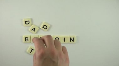 Kelime Bitcoin bağımlısı kadın koymak