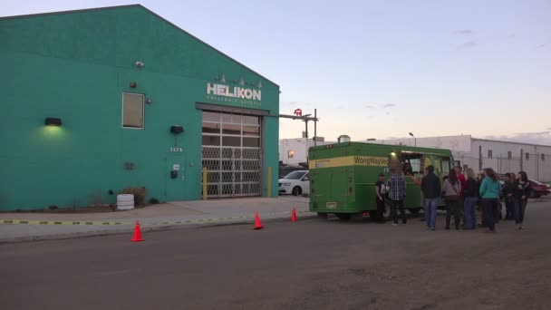 Veggie Food Truck com armazém — Vídeo de Stock