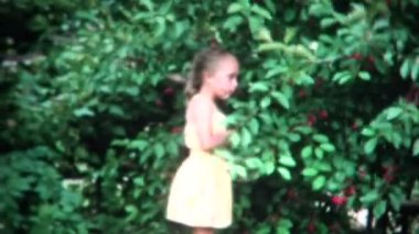 Kız malzeme çekme kiraz Bush dan