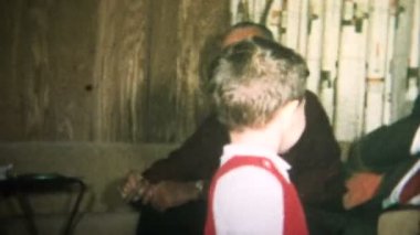 Sevimli çocuk çekim oyuncak tabanca