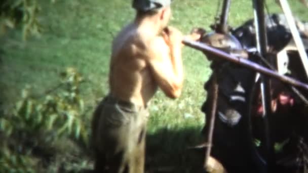 Iowan farmer bohrloch — Stockvideo