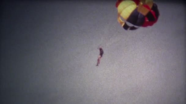 Parachutisme suspendu du ciel 