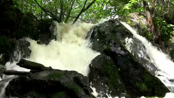 Přetékání vodopád Splash Cam — Stock video