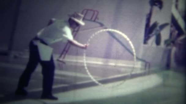 Σφραγίδα άλμα μέσω hoop — Αρχείο Βίντεο