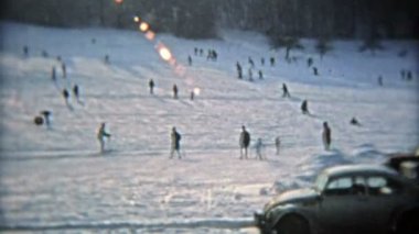 Kayak Merkezi hemen yanında yol