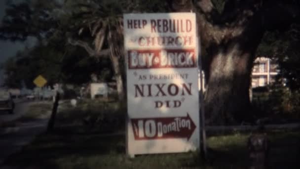 Ricostruire chiesa raccolta fondi presidente Nixon ha firmato — Video Stock