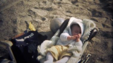 Başparmak emme uykuya taşıyıcı bebek