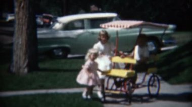 Çocuklar pedallı Araba sürme