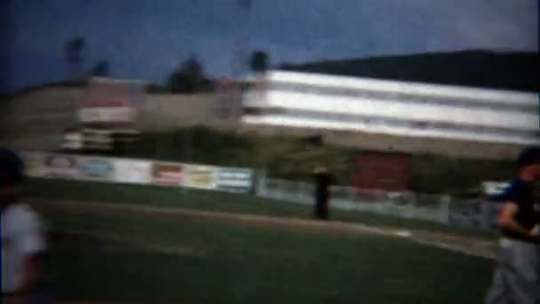 在小联盟的棒球比赛 — 图库视频影像