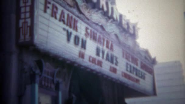 Frank Sinatra marquise no teatro chinês — Vídeo de Stock
