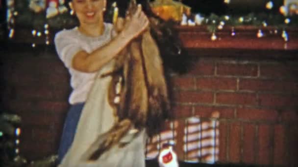 Woman gets mink fur stole — Stock Video