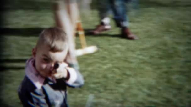 Boy plays gun drive by shooting by wagon accomplice — Stock Video