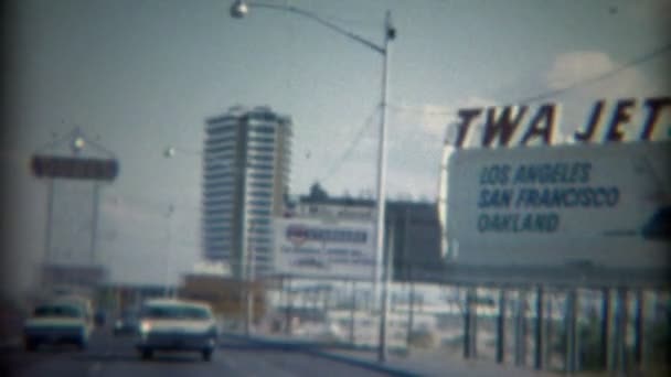 Twa Jets strip and casino signboard — стоковое видео