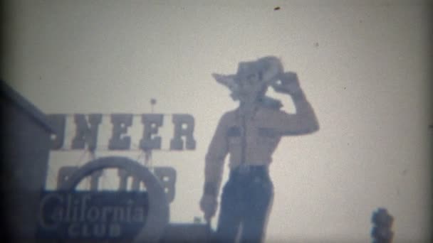 Pioneer Club cowboy neon propaganda sinalização — Vídeo de Stock