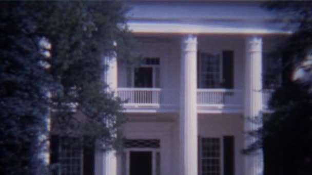 Casa de mansão clássica do sul — Vídeo de Stock