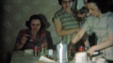 Kadınlar ve çocuklar çöller sahip