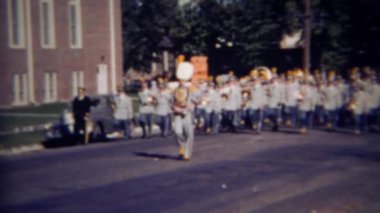 Bando müziği kampüs sokak çalış