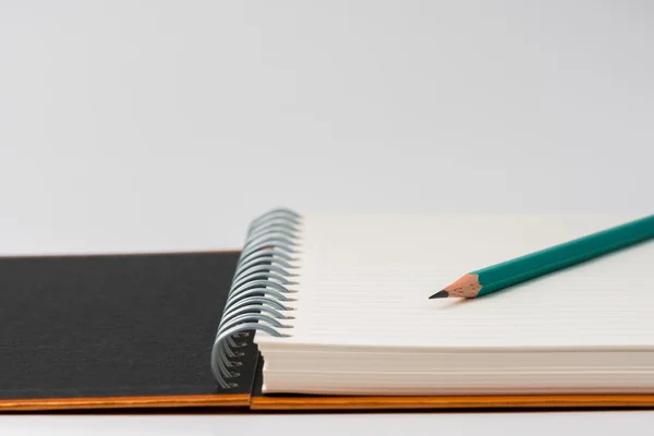 Green Pencil Ring Book — Stock Photo, Image