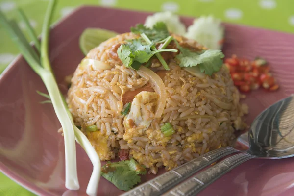 Fried rice with shrimp at restaurants, Thai food — Stock Photo, Image