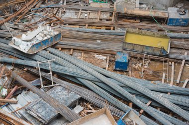 Çelik inşaat alanında bahçede