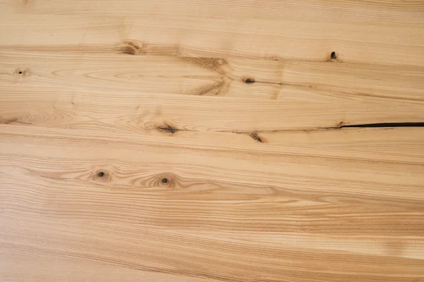 Table en bois poli avec une fissure dans le bois — Photo